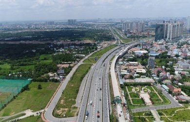 Một năm bứt tốc của giá nhà đất khu Đông và Khu Tây Tp.HCM