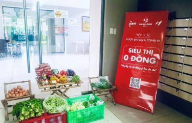 “Góc Siêu thị 0 đồng” được tổ chức tại Khu Căn hộ Flora Fuji (phường Phước Long B, thành phố Thủ Đức) cung cấp rau củ quả và nhu yếu phẩm mỗi ngày