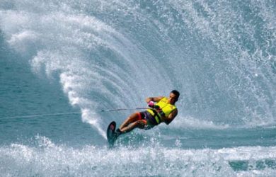 Trượt nước (Water skiing)