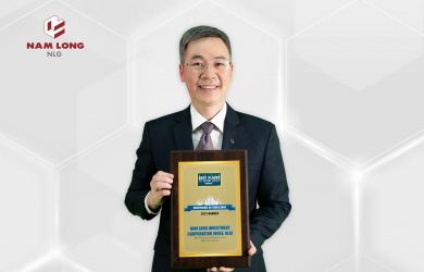 Ông Trần Xuân Ngọc - Tổng Giám đốc Tập đoàn Nam Long nhận giải thưởng "Top 100 nơi làm việc tốt nhất Việt Nam 2021".