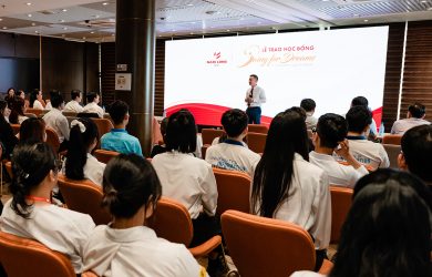 Nam Long Group trao 64 suất học bổng “Swing for Dreams” cho sinh viên tài năng, vượt khó