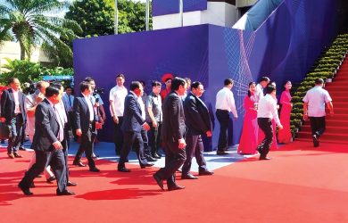 Đoàn đại biểu cấp cao nhà nước quan tâm dòng sản phẩm nhà ở "Vừa túi tiền" EHome