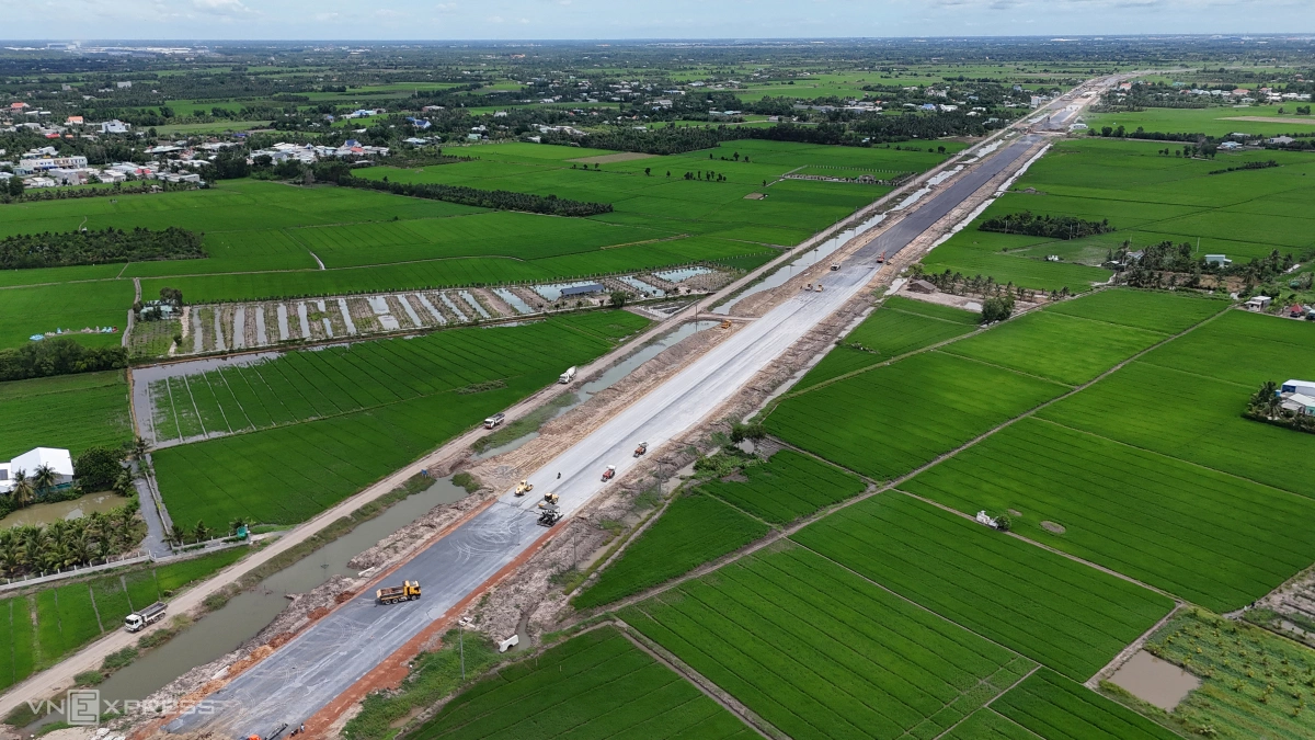 Vành đai 3 TP HCM qua Long An sau hai năm thi công