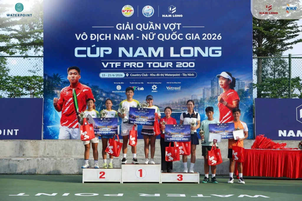 Trao giải đôi nam nữ VTF Pro Tour 200 Cúp Nam Long 2026 tại Waterpoint.